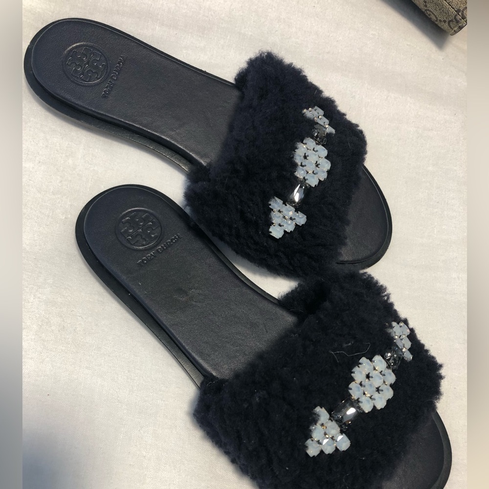 Tory Burch black with stones very nice slipper size 7NEW NEVER WORN